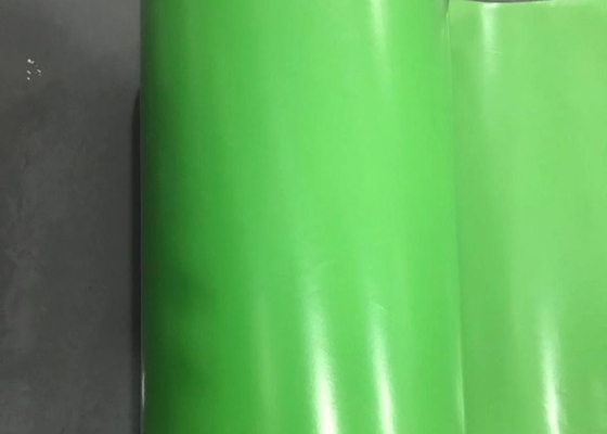 Folha de HDPE branca lisa com baixa resistência à tração e superfície em relevo