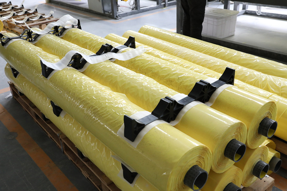 Filme UV alto 0,075 - 0.08mm da embalagem da máquina desbastadora de algodão do PE da resistência