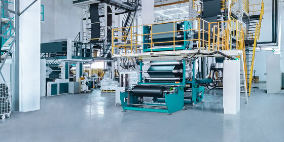 Liner removível branco leitoso para fitas autoadesivas