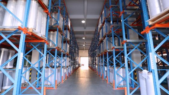 Película HDPE laminada não deslizante para desempenho confiável em larguras de 100 mm-1100 mm